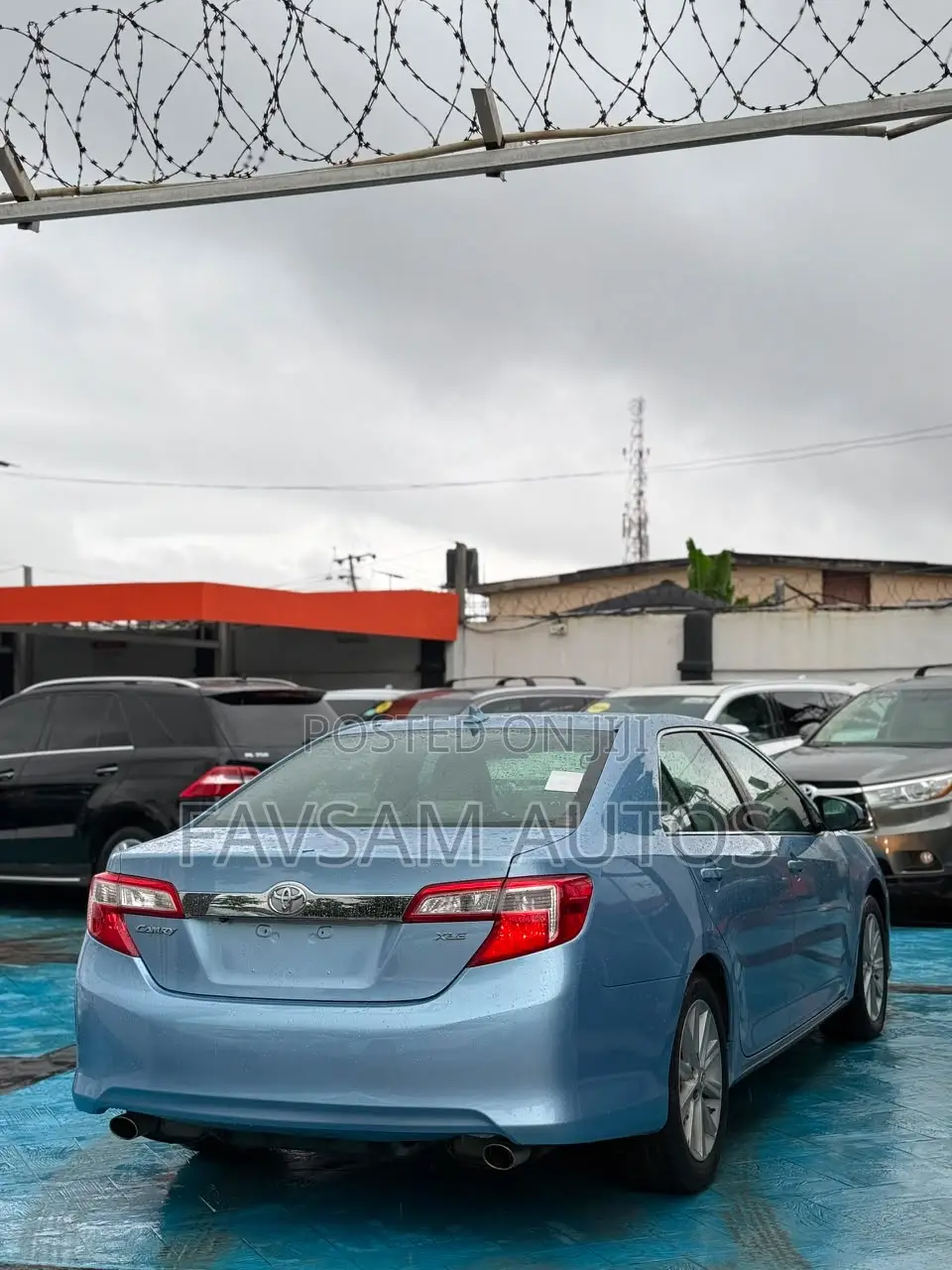 Toyota Camry XLE 4dr Sedan (2.5L 4cyl 6A) 2012 Blue