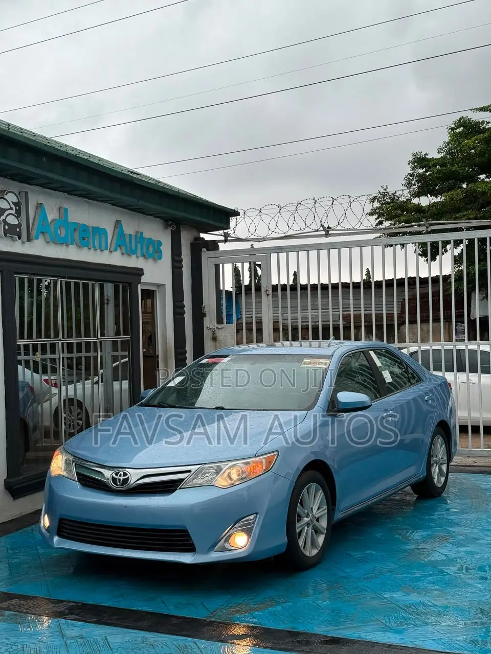 Toyota Camry XLE 4dr Sedan (2.5L 4cyl 6A) 2012 Blue