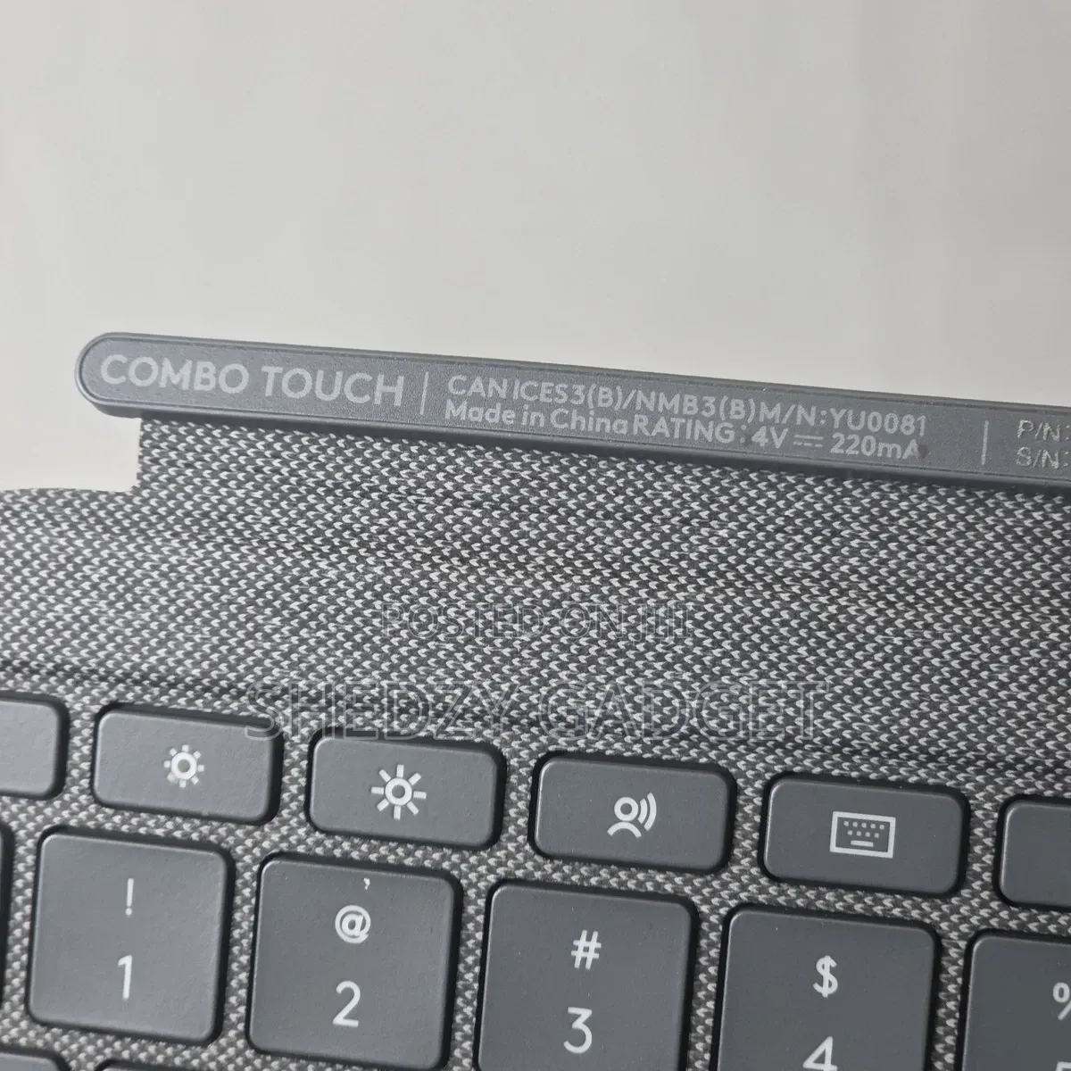 Logitech Combo Touch Keyboard Folio for iPad 10th Gen YU0081