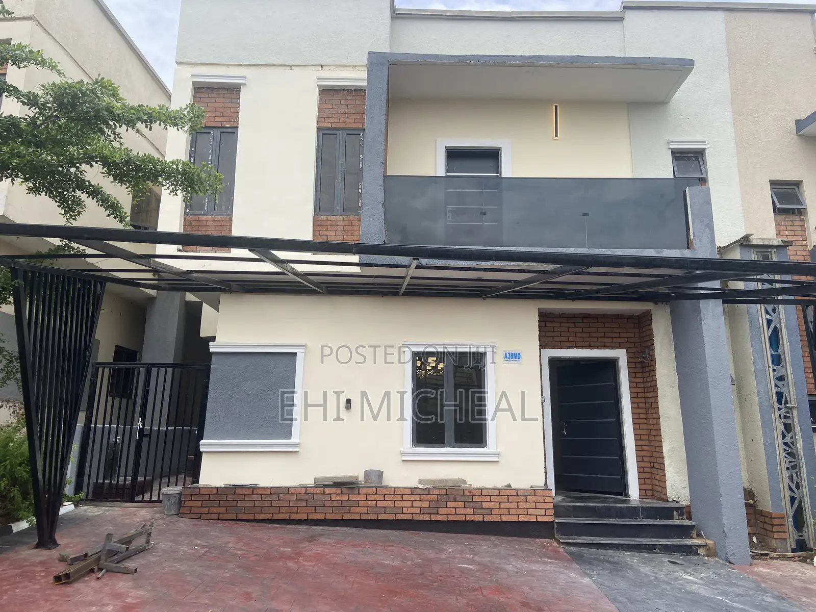 4bdrm Duplex in Brains & Hamers , Life Camp for sale