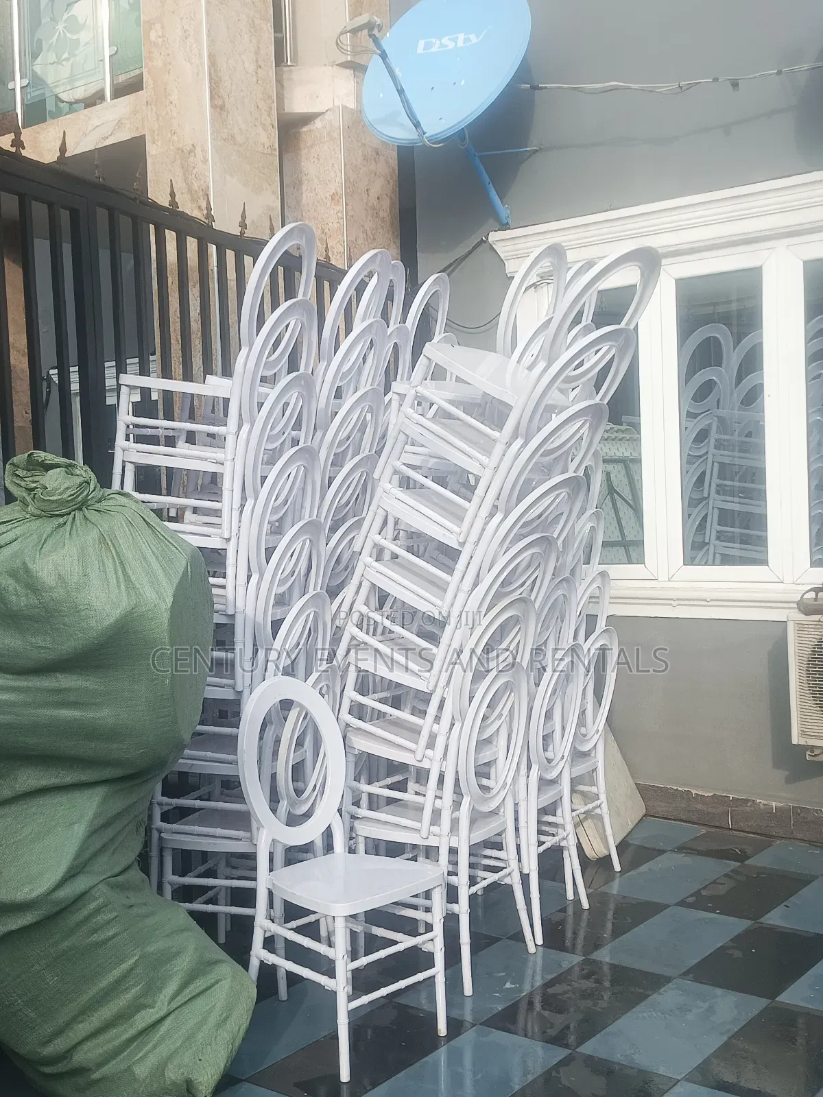 Party Chairs and Tables Rental Services