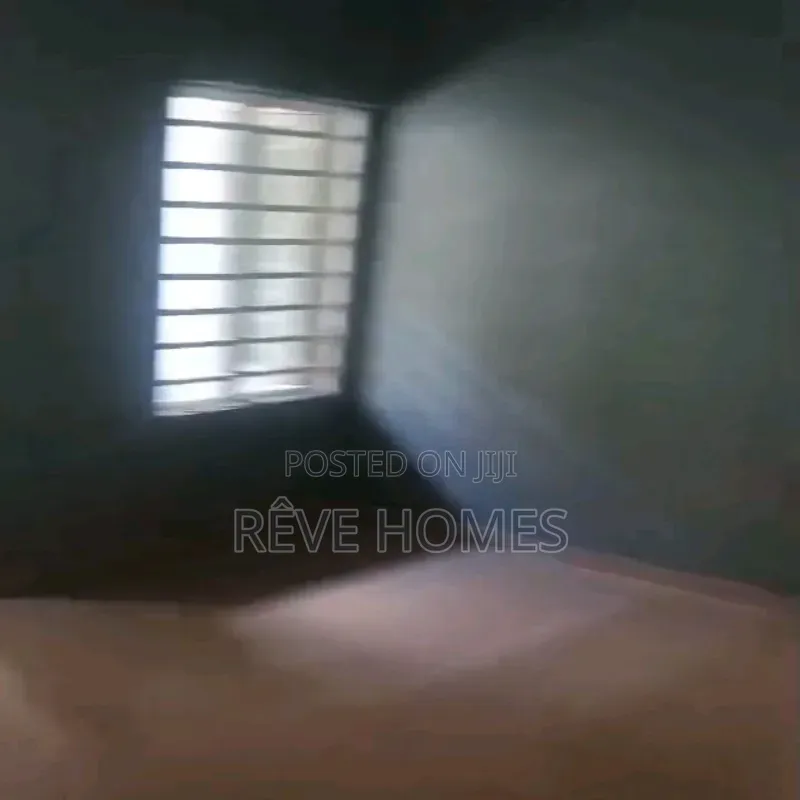 2bdrm Block of Flats in Adekunle for rent