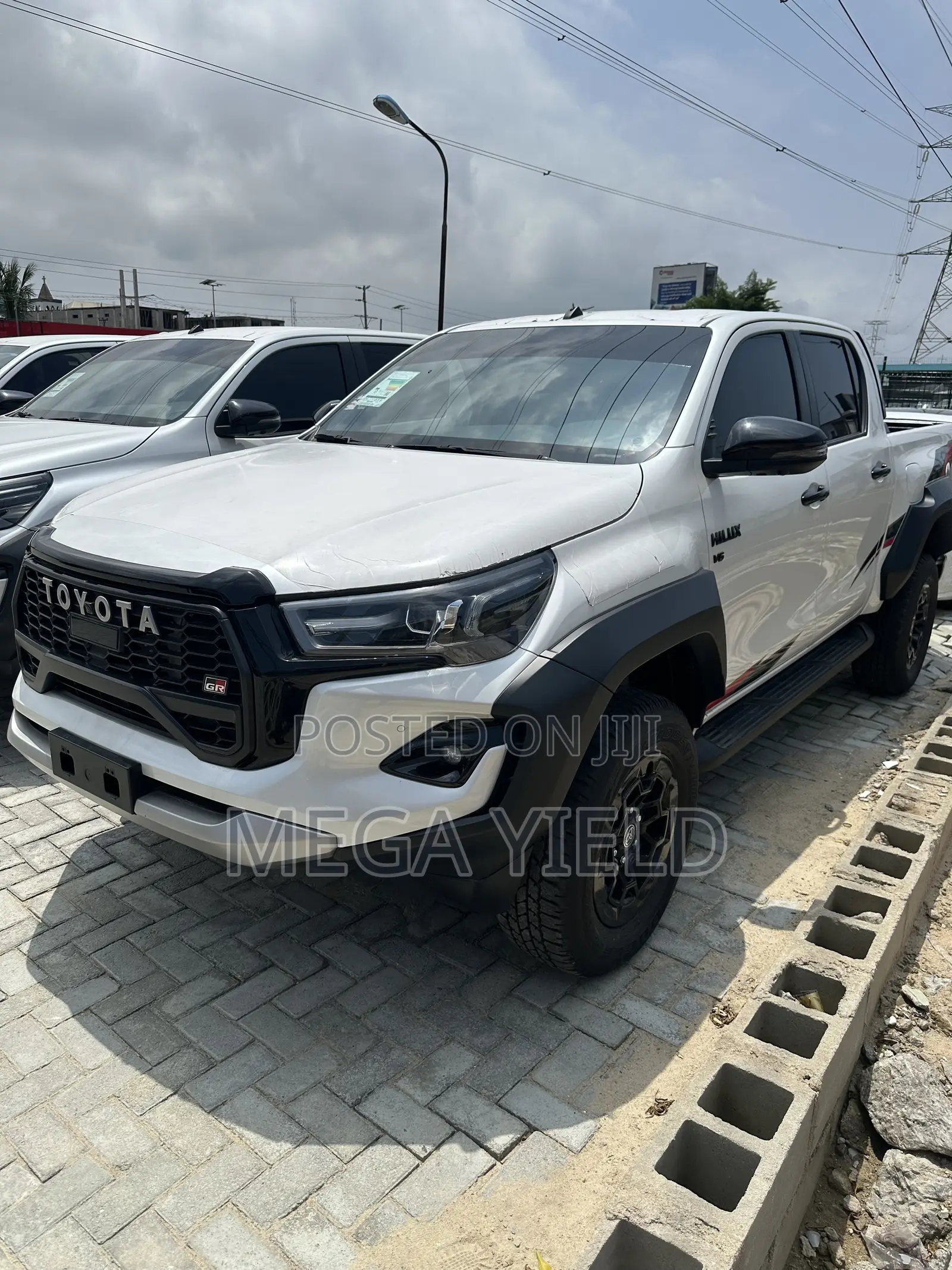 New Toyota Hilux 2025 White