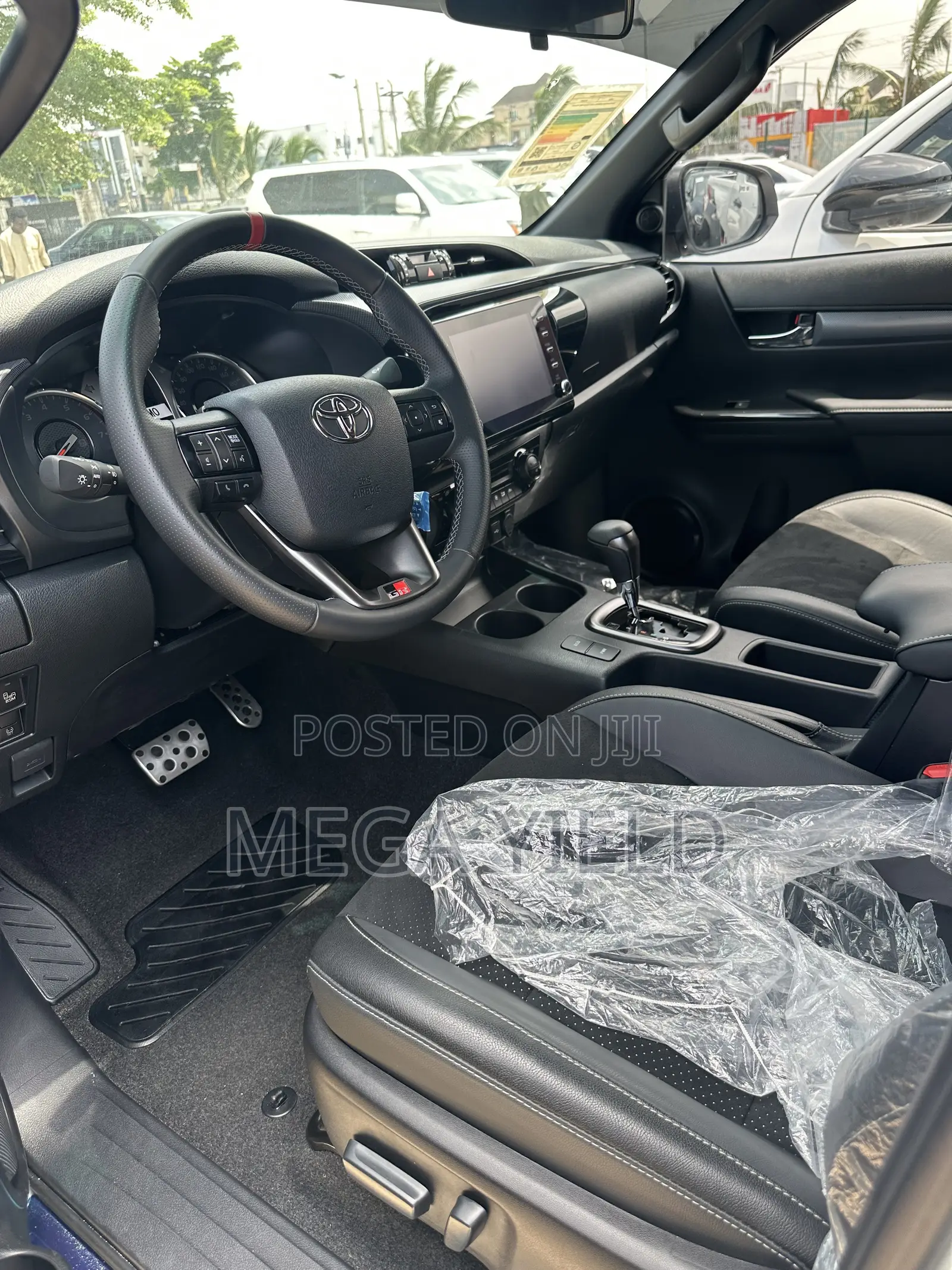 New Toyota Hilux 2025 White