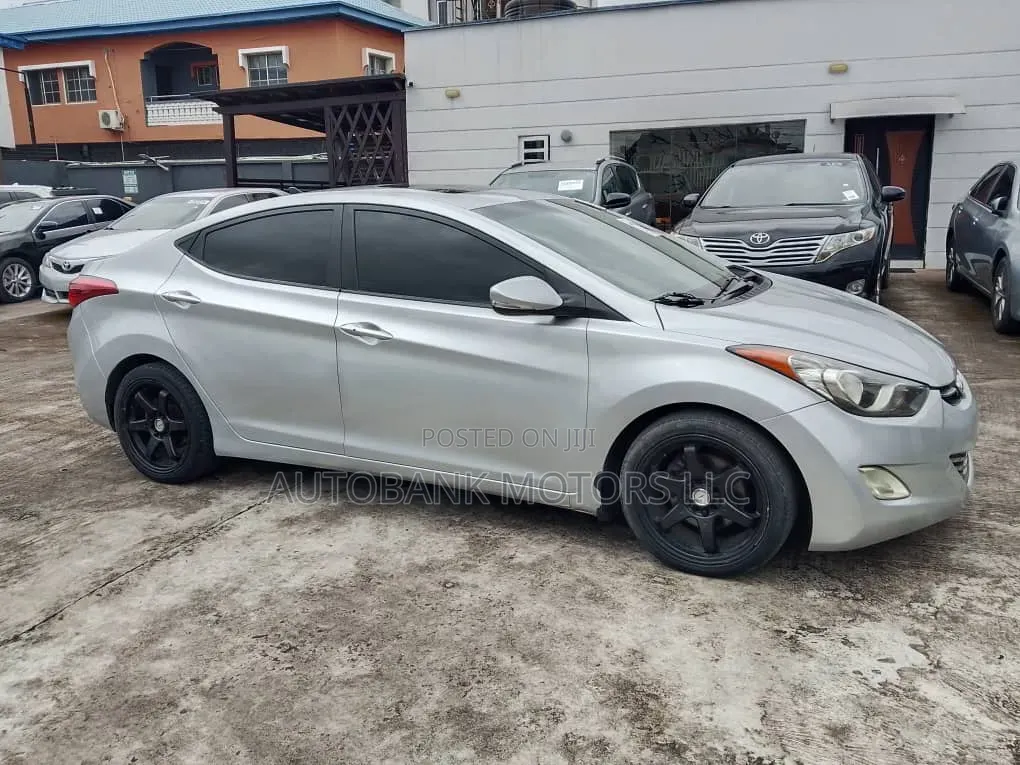 Hyundai Elantra Limited 2012 Silver