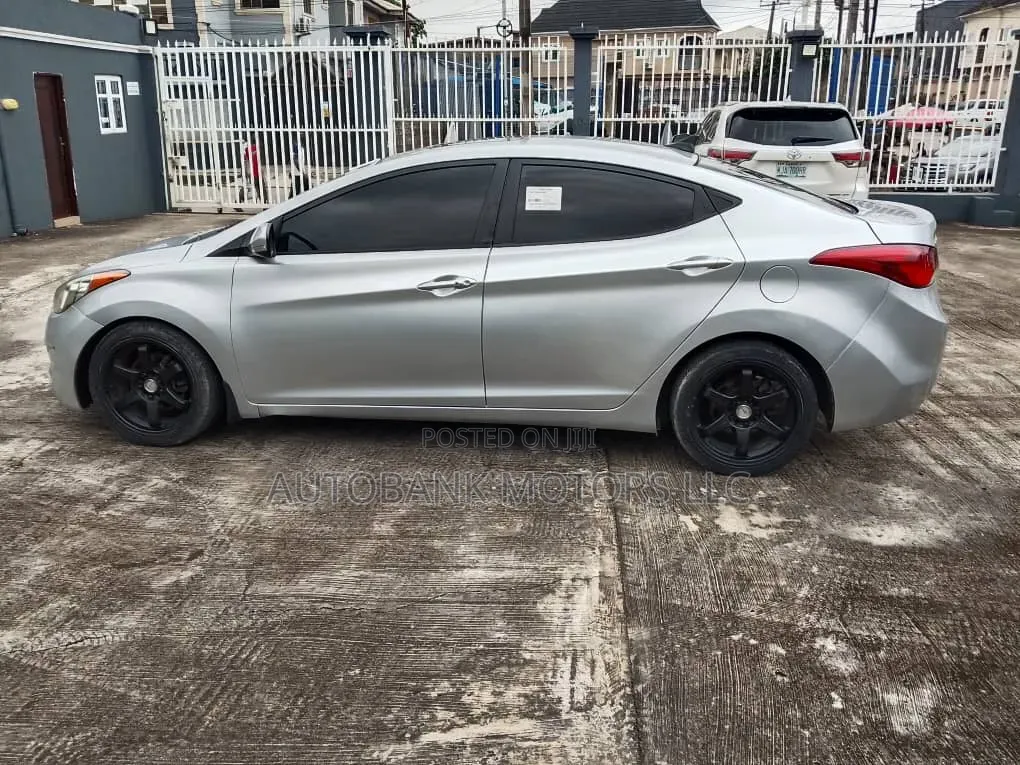 Hyundai Elantra Limited 2012 Silver