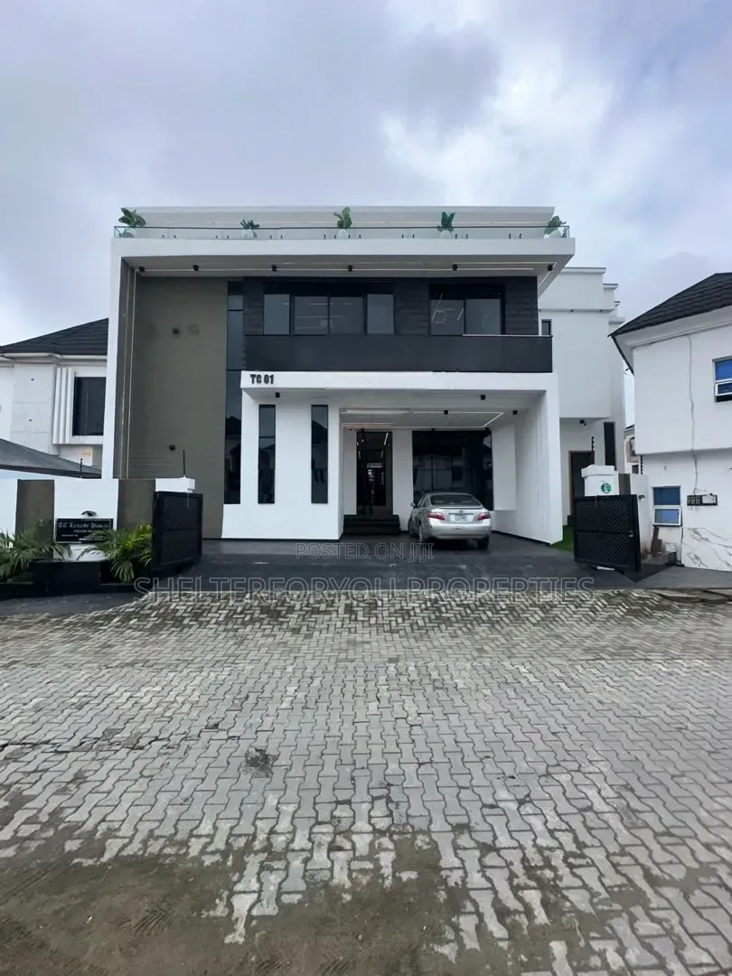 5bdrm Duplex in Off Lekki-Epe Expressway for sale