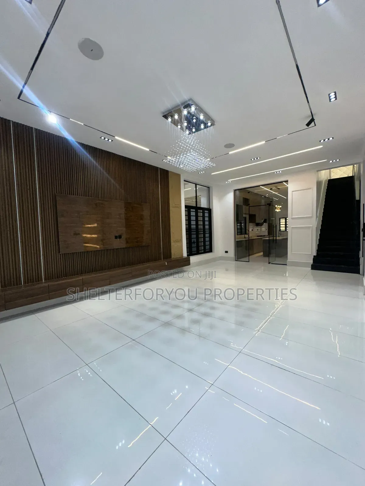5bdrm Duplex in Off Lekki-Epe Expressway for sale
