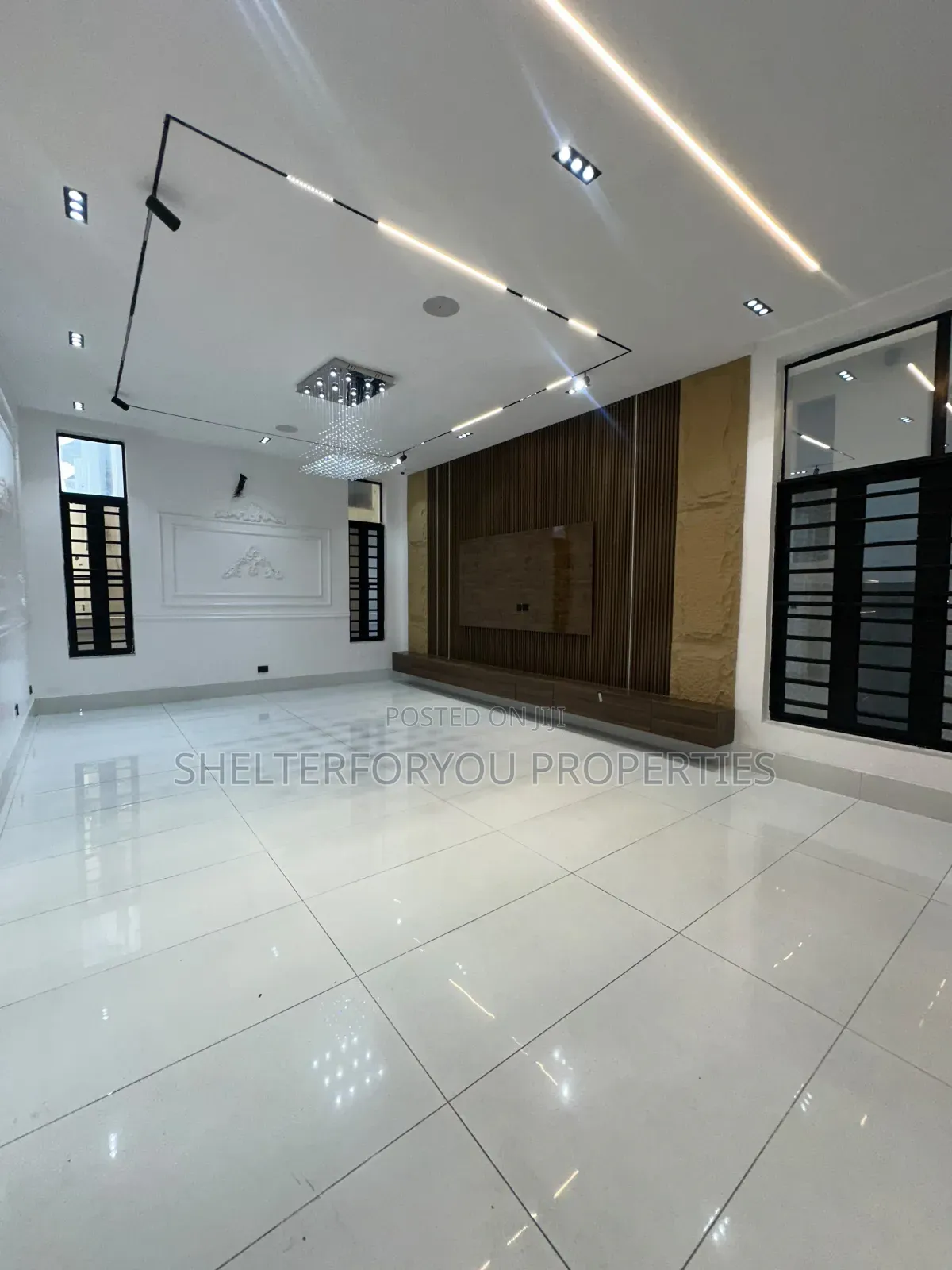 5bdrm Duplex in Off Lekki-Epe Expressway for sale