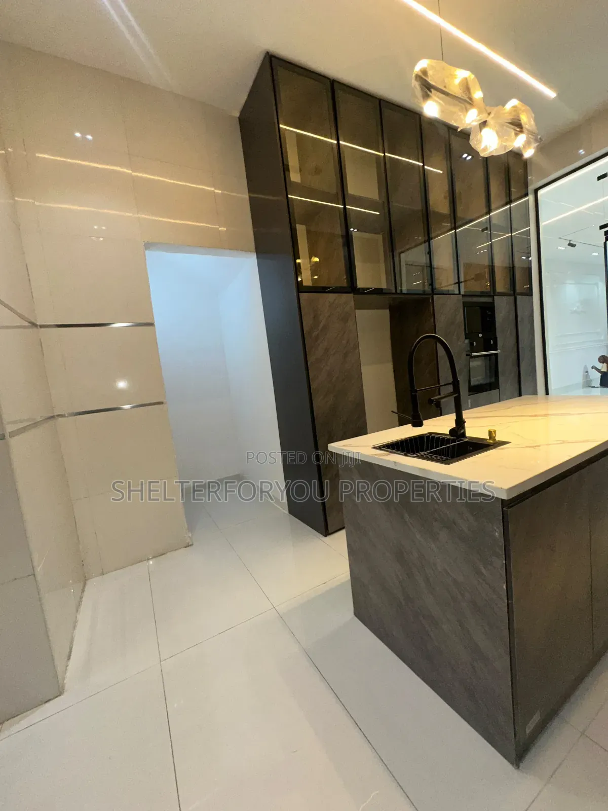 5bdrm Duplex in Off Lekki-Epe Expressway for sale