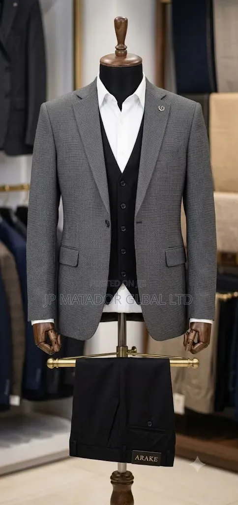 Elegant Men's Three Pieces Suits