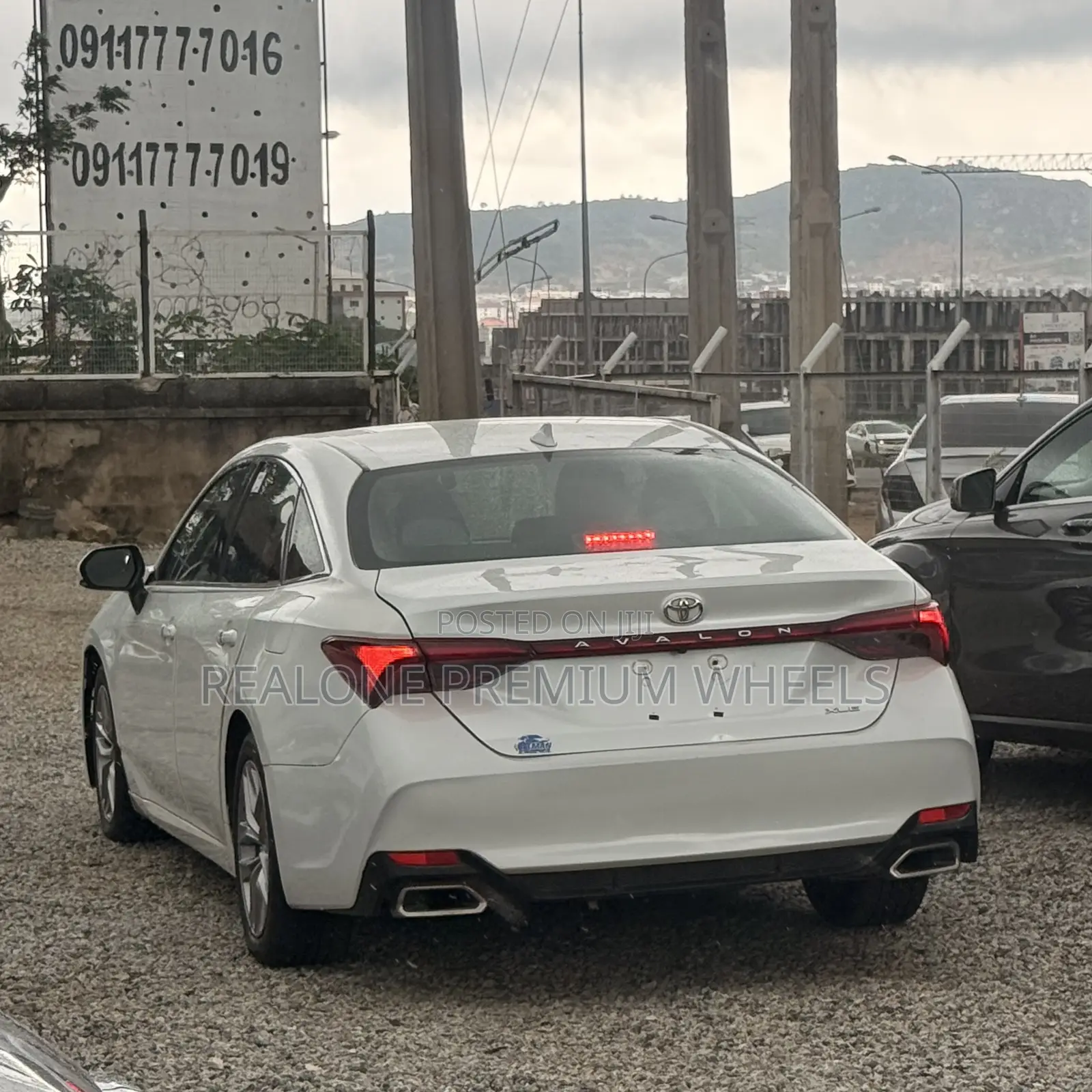 Toyota Avalon XLE FWD Sedan (3.5L V6 8A) 2019 White