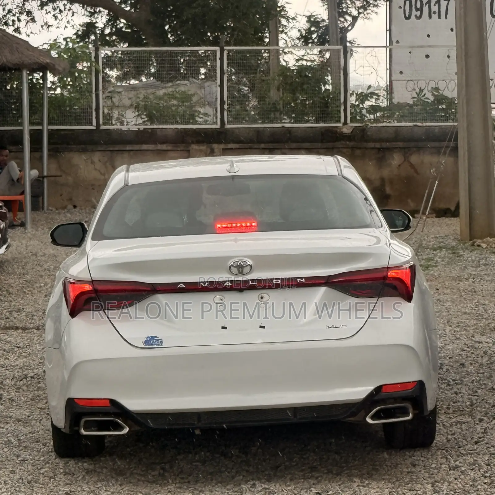 Toyota Avalon XLE FWD Sedan (3.5L V6 8A) 2019 White