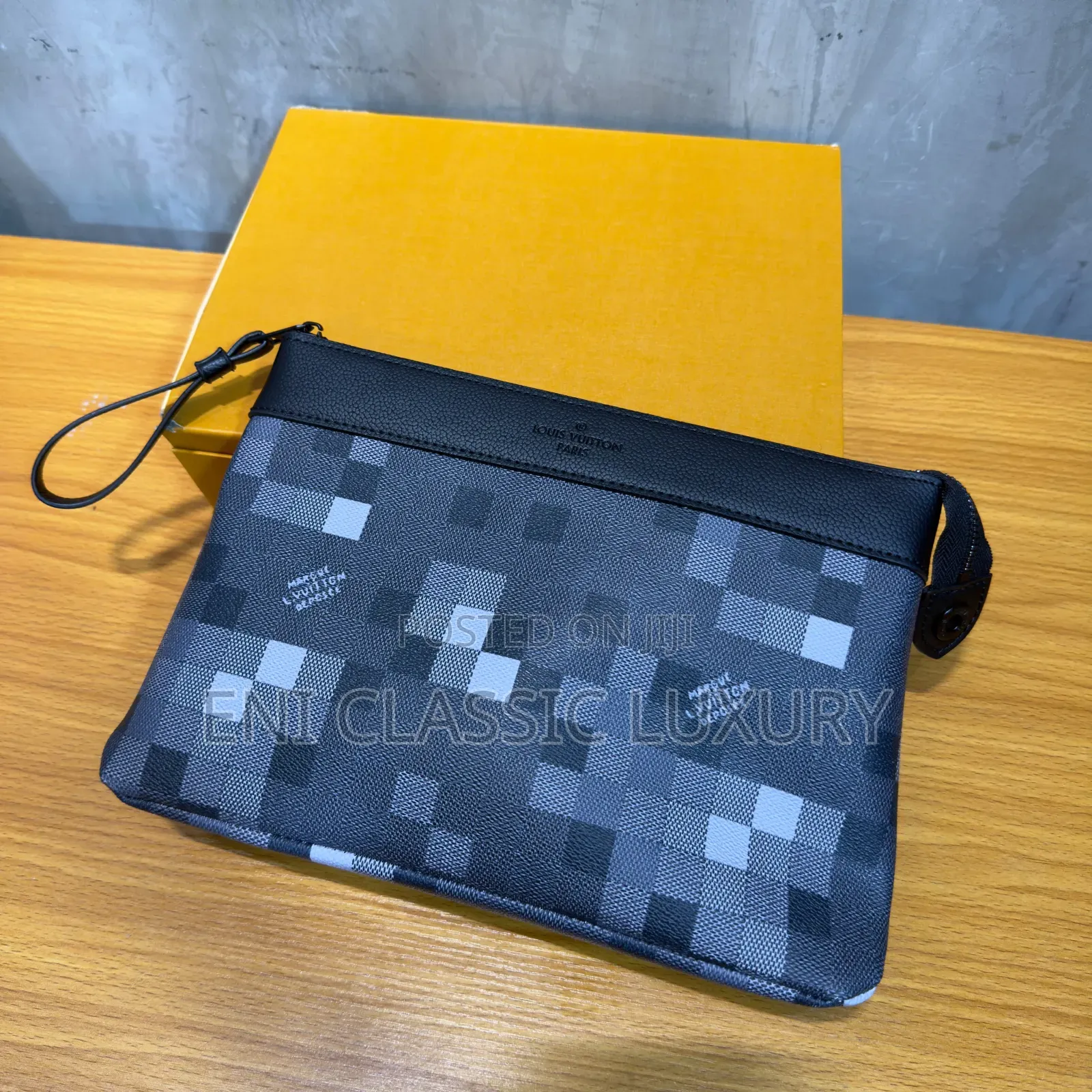 High Demand Luxury Men's Bags Louis Vuitton Best Quality Well Branded