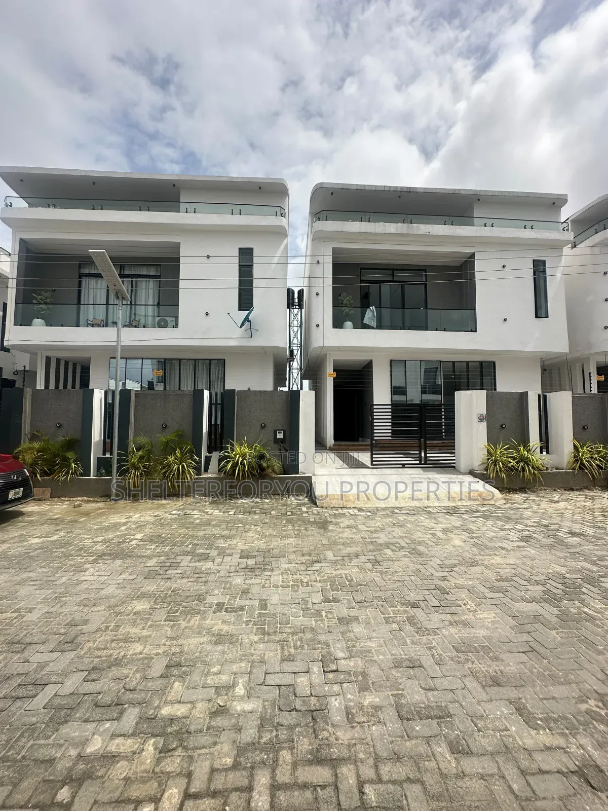 4bdrm Duplex in Off Lekki-Epe Expressway for sale