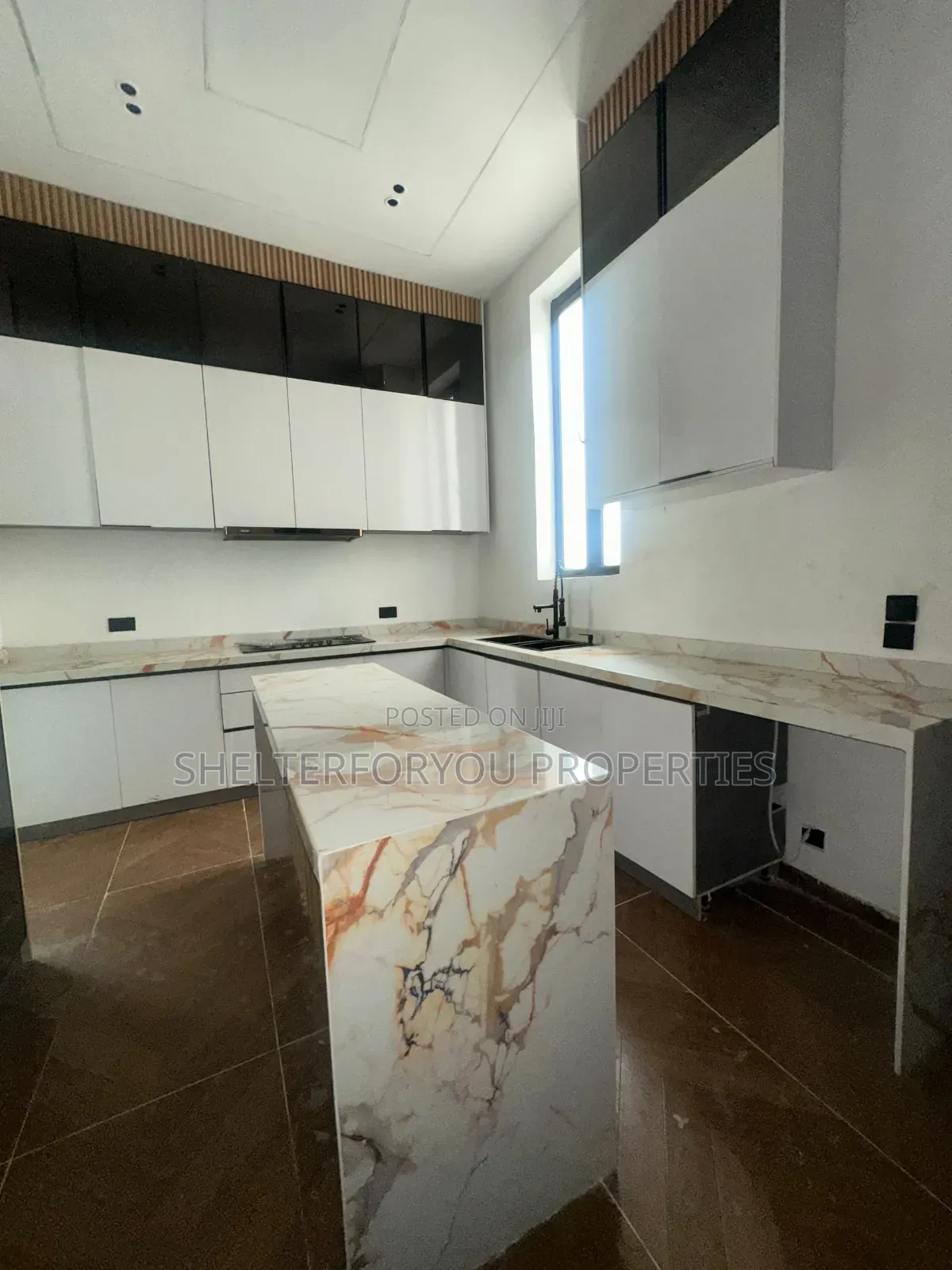 4bdrm Duplex in Off Lekki-Epe Expressway for sale