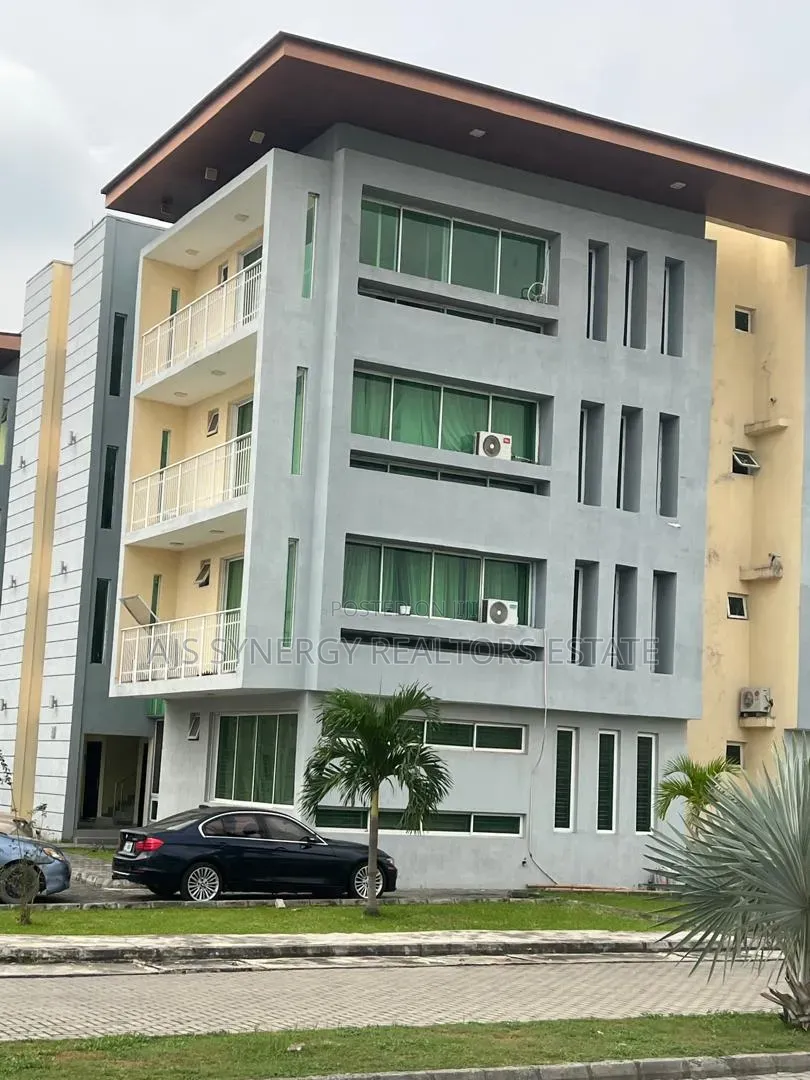 3bdrm Penthouse in Sangotedo for sale