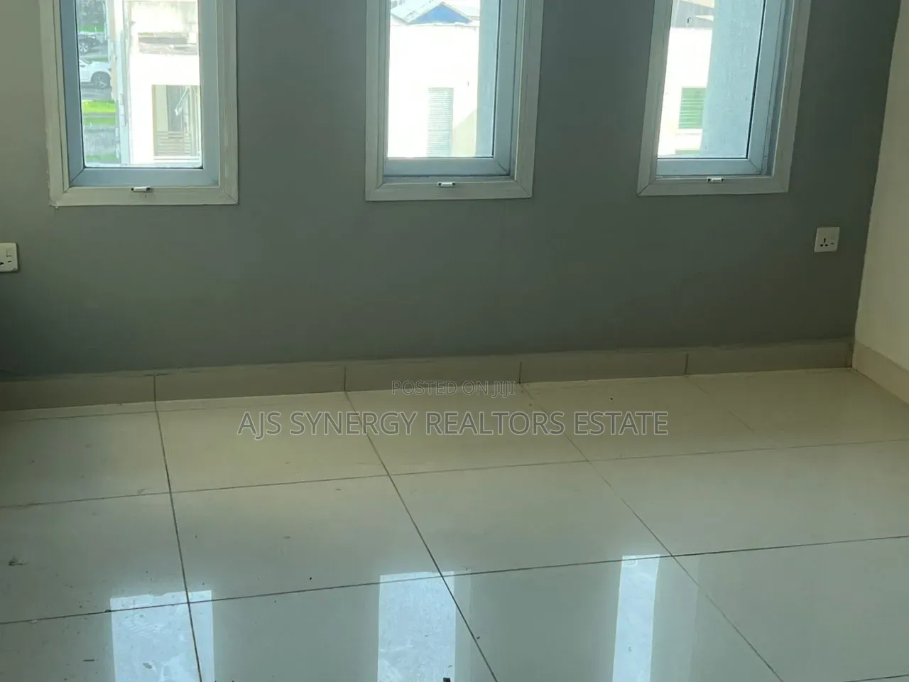 3bdrm Penthouse in Sangotedo for sale
