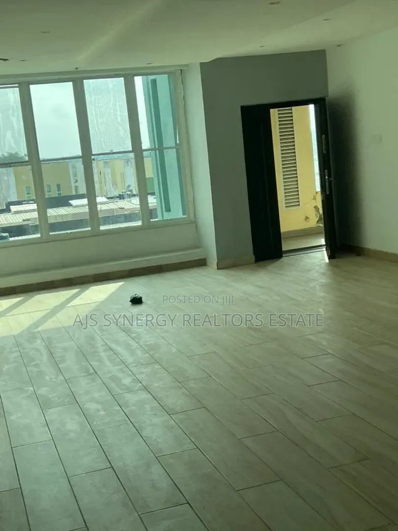 3bdrm Penthouse in Sangotedo for sale