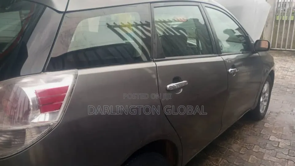 Toyota Matrix 2005 Silver