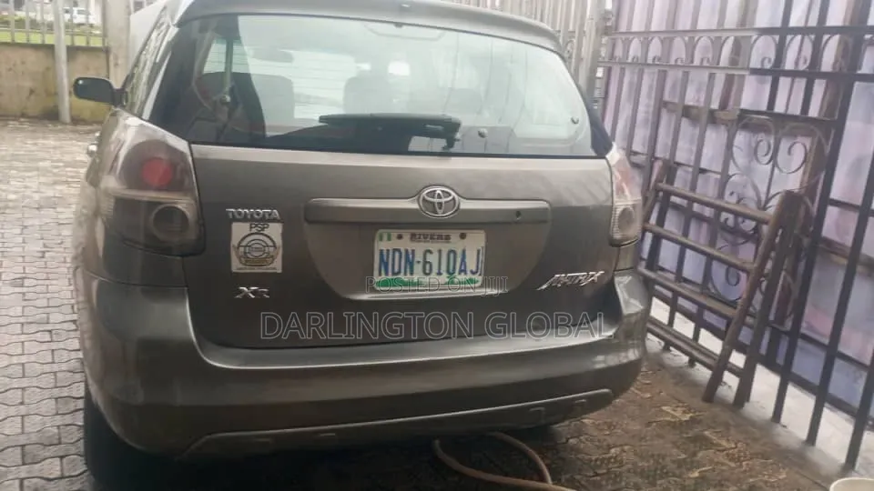 Toyota Matrix 2005 Silver