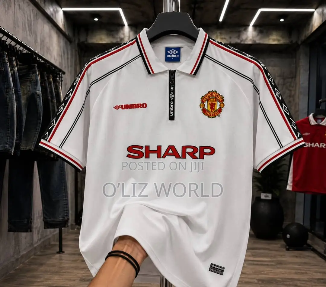 Umbro Manchester United 1998/99 Retro Jersey