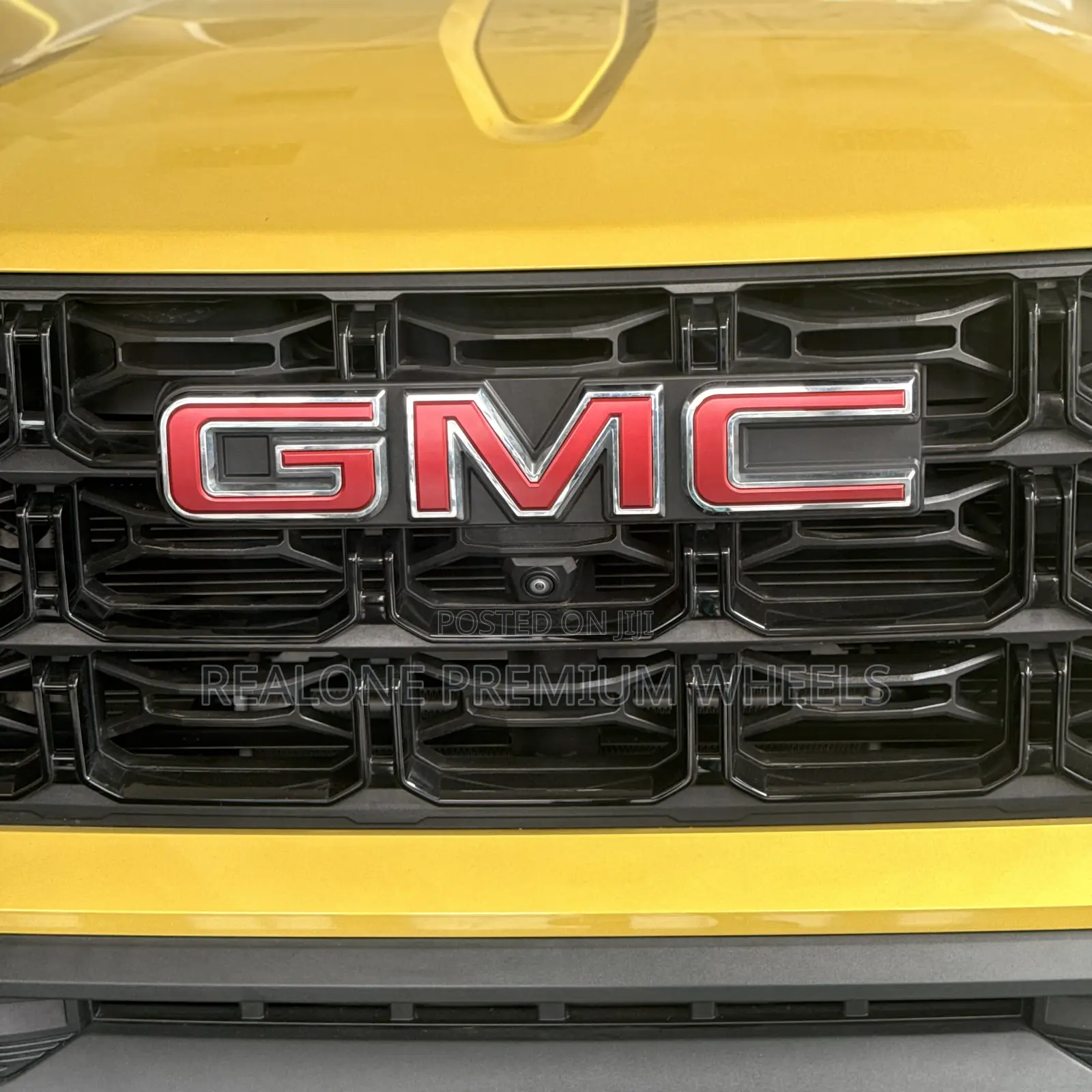 GMC Canyon Elevation Crew Cab 4WD SB 2023 Yellow