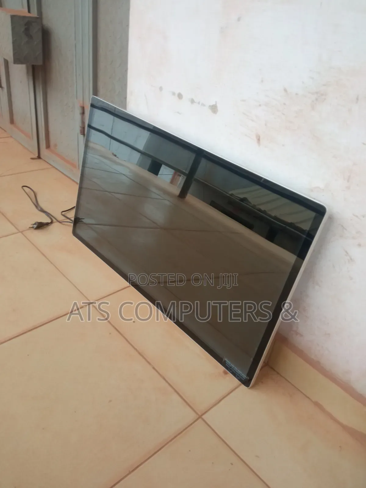 32 Inches LED TV