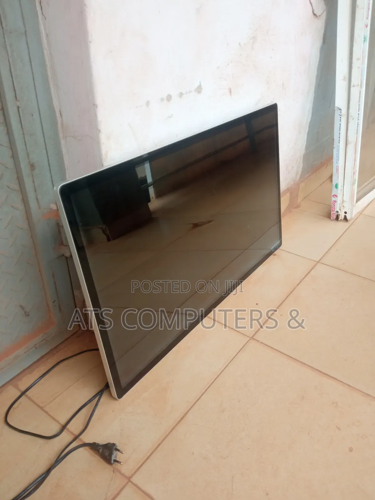 32 Inches LED TV