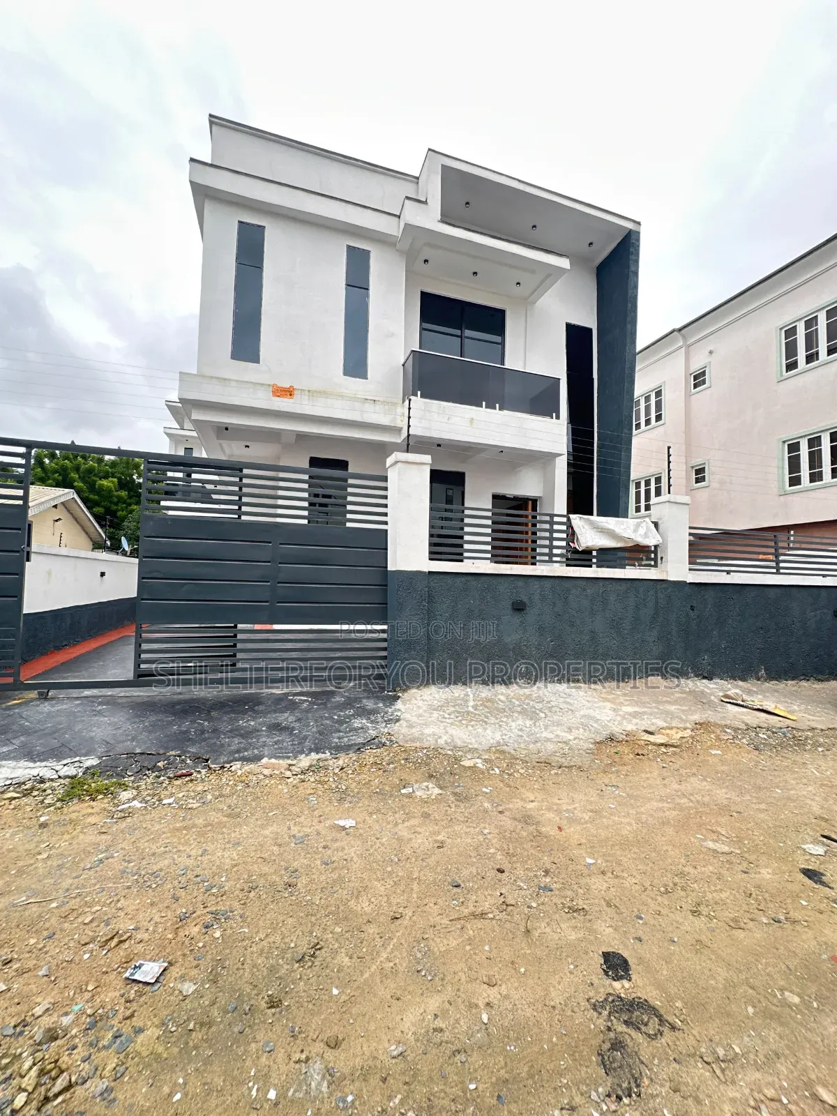 5bdrm Duplex in Sangotedo for sale