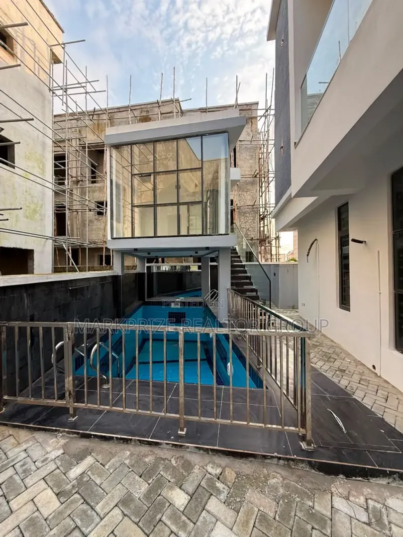 3bdrm Apartment in Osapa Lekki Lagos for sale