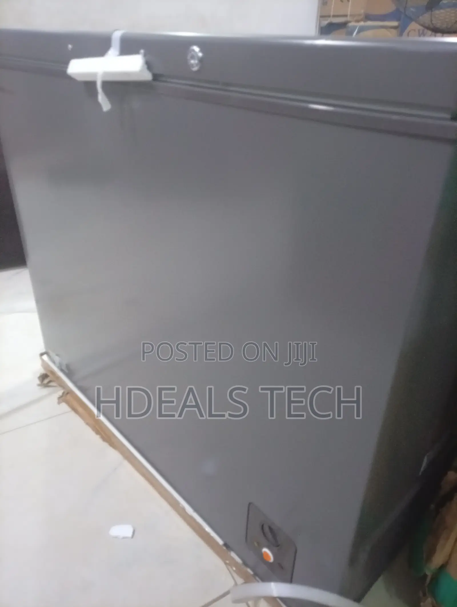 Hisense 250 Litres Chest Freezer FC340SH With Lockable Lid