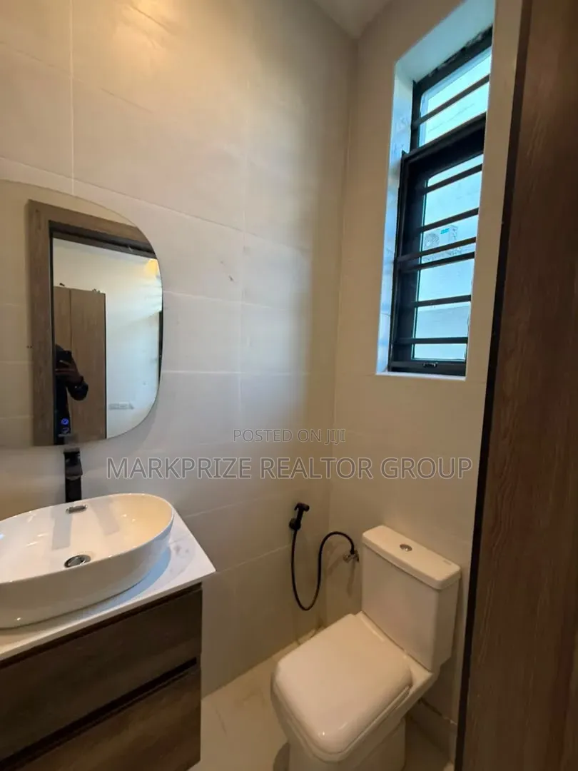 3bdrm Apartment in Osapa Lekki Lagos for sale