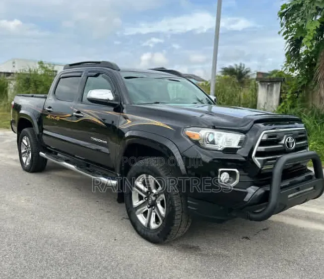 Toyota Tacoma 2018 Black