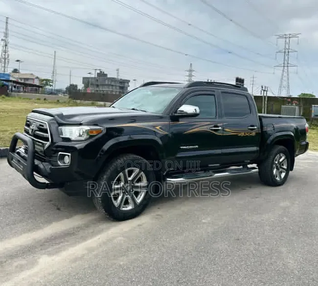 Toyota Tacoma 2018 Black