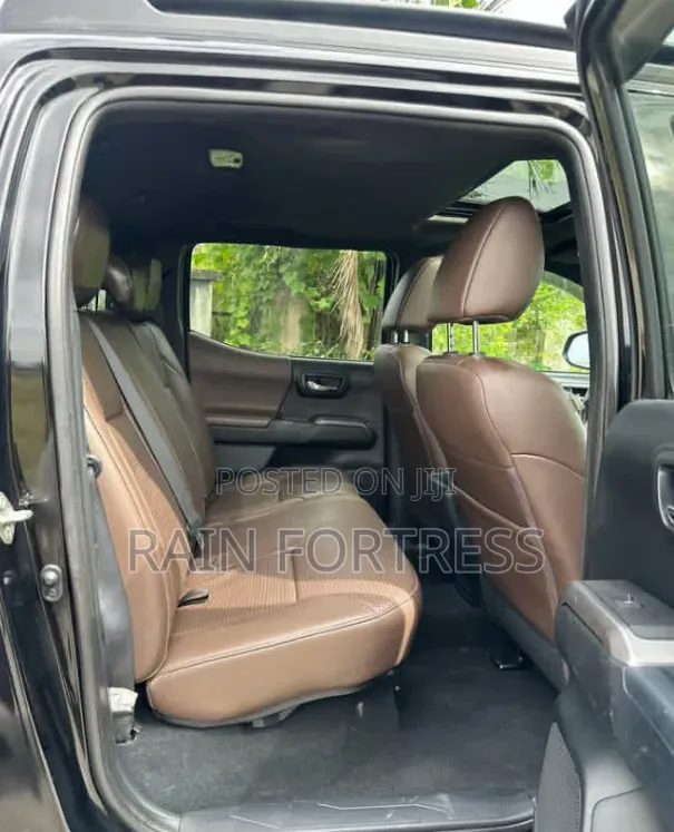 Toyota Tacoma 2018 Black