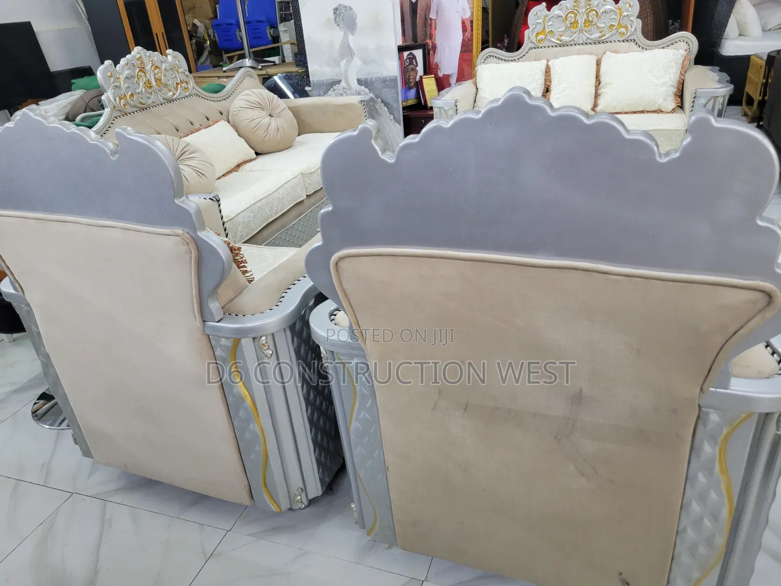 Royal Fabric Settee