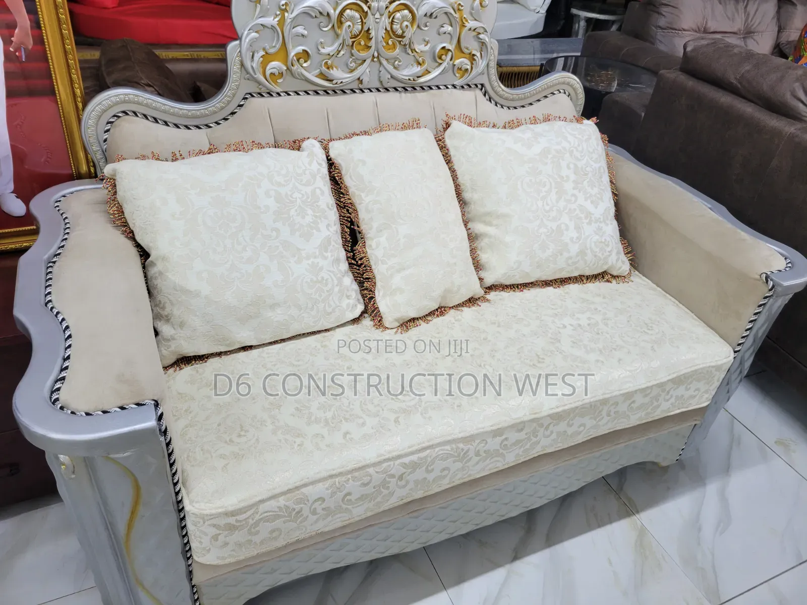 Royal Fabric Settee