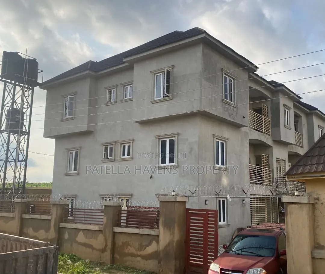2bdrm Block of Flats in Nnpc Estate, Life Camp for sale