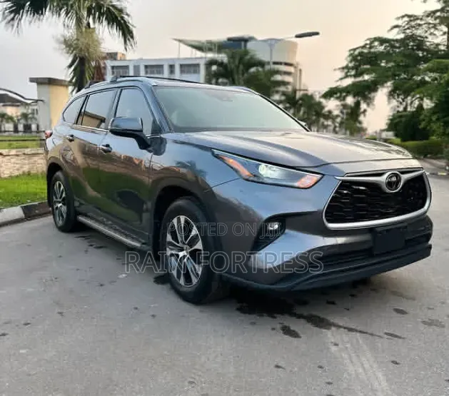 Toyota Highlander 2022 Gray