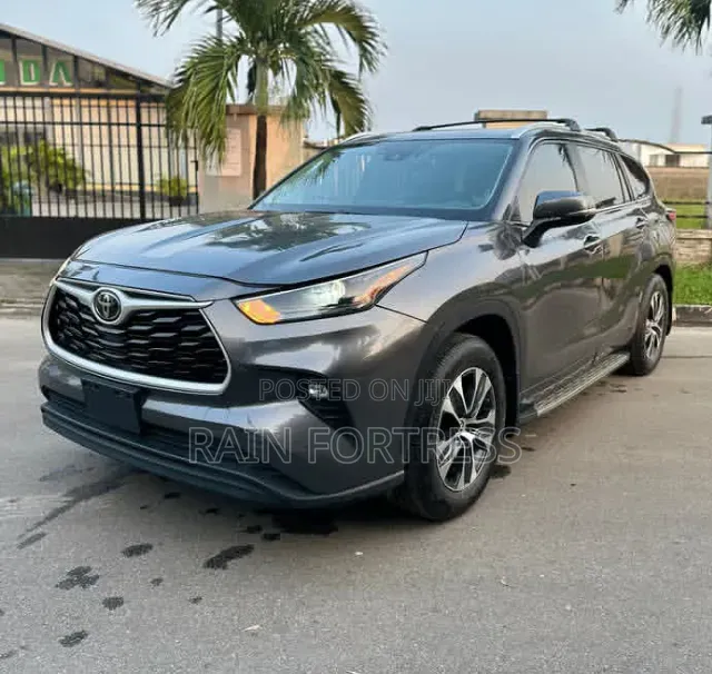 Toyota Highlander 2022 Gray