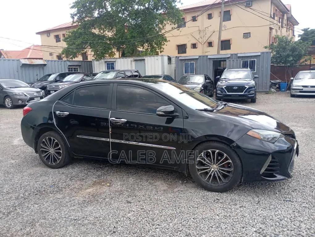Toyota Corolla 2015 Black