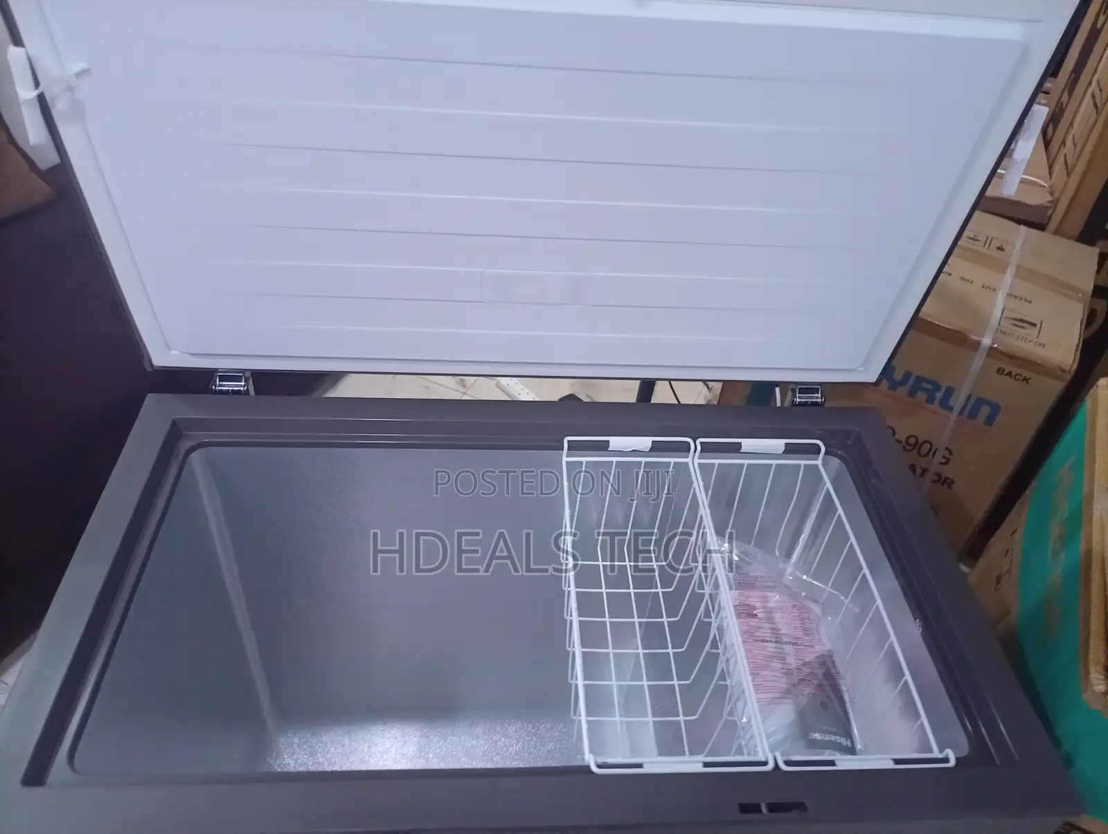 Hisense FC340SH Silver 250L Chest Freezer for Home Kitchen,