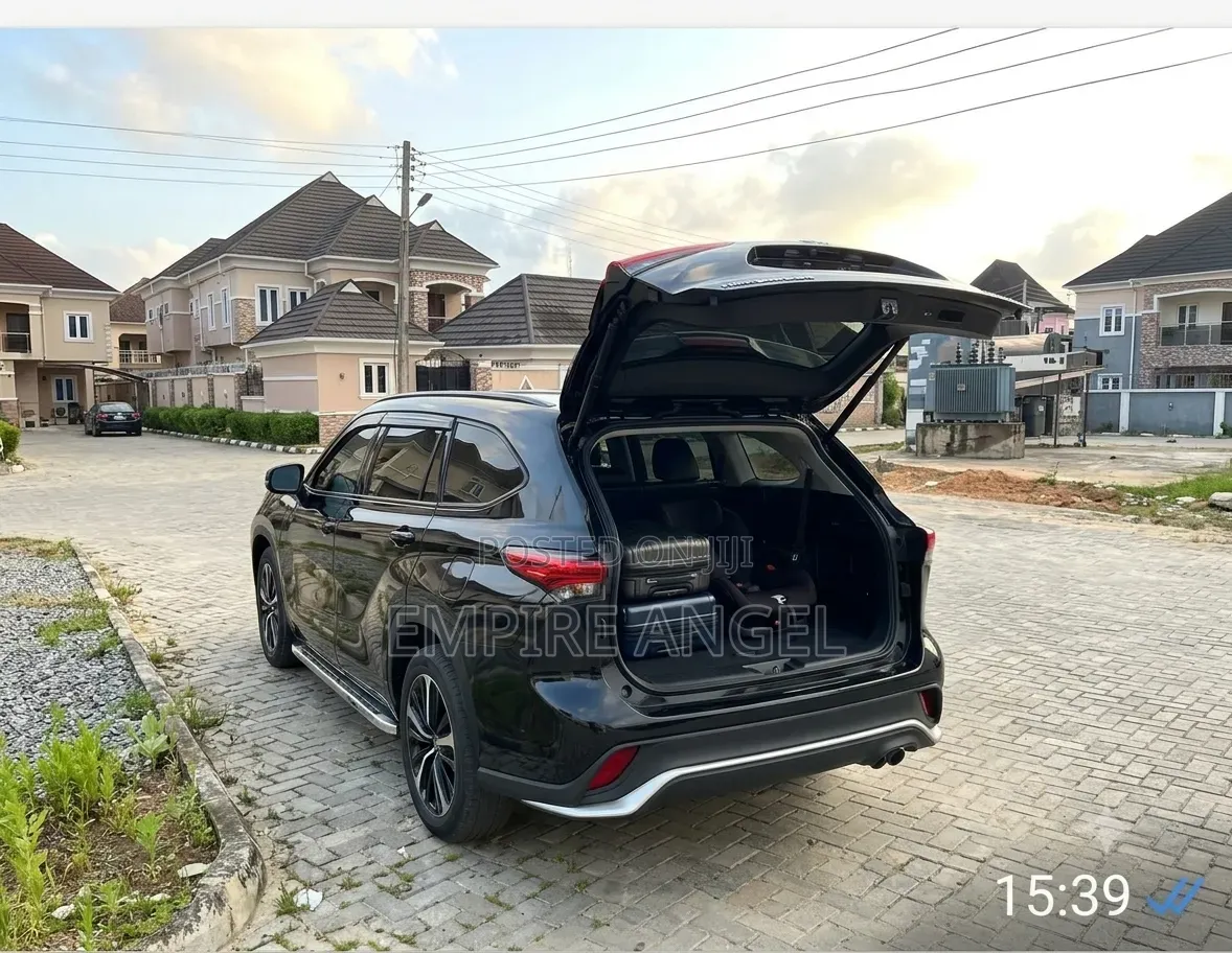 Toyota Highlander XLE 2022 Black