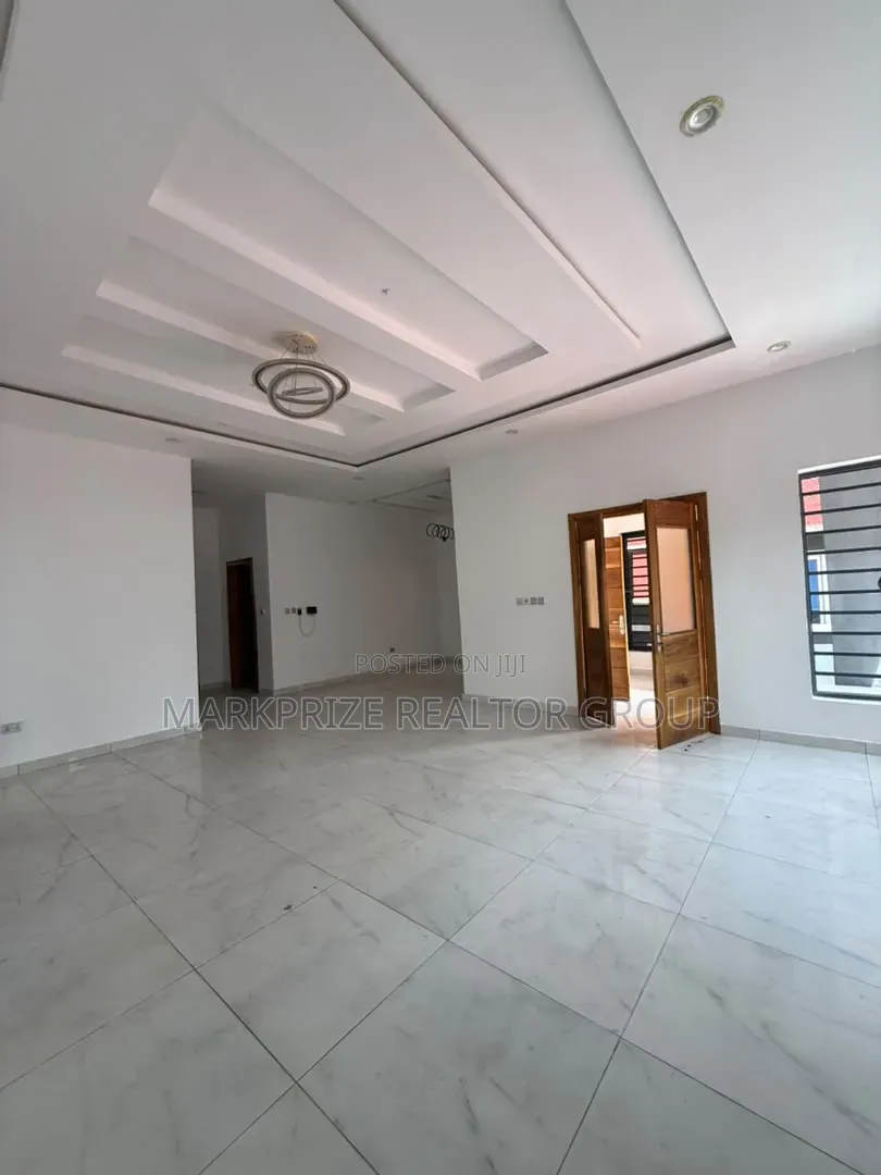 5bdrm Duplex in Lekki County Homes, Ikota for sale