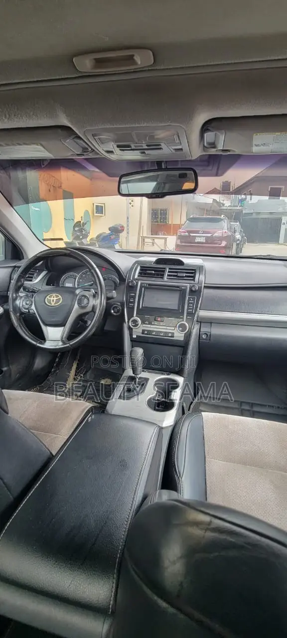 Toyota Camry SE 4dr Sedan (2.5L 4cyl 6A) 2013 Black