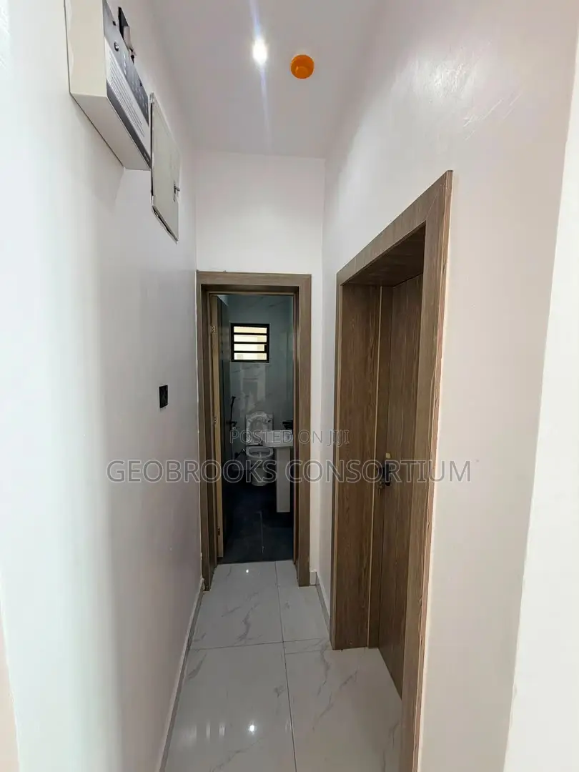 4bdrm Penthouse in Carlton Gate Estate, Akobo for sale