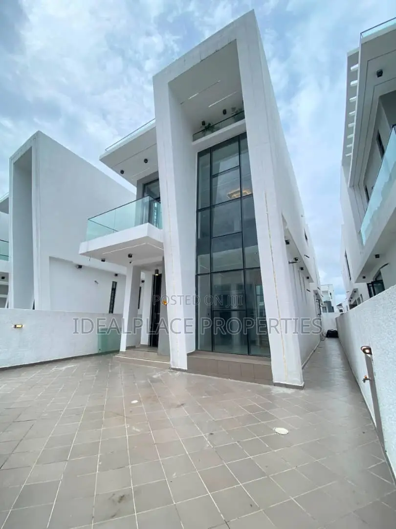 5bdrm Duplex in Lekki for sale