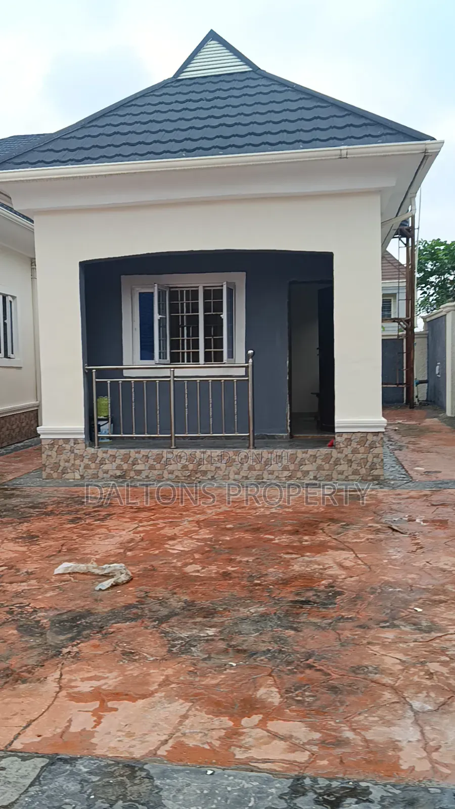 Studio Apartment in Monarch Homes, Lugbe District for rent