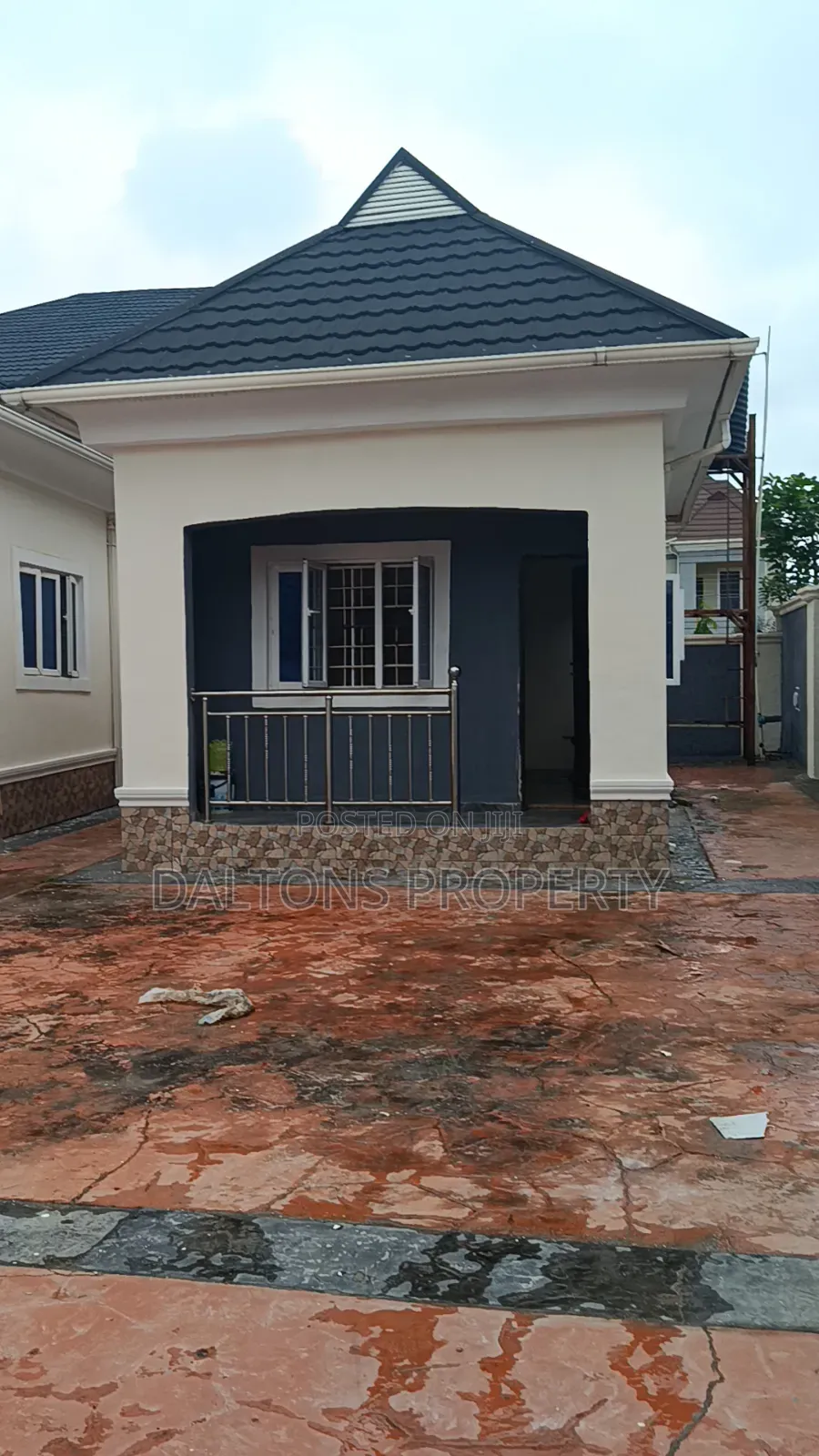 Studio Apartment in Monarch Homes, Lugbe District for rent